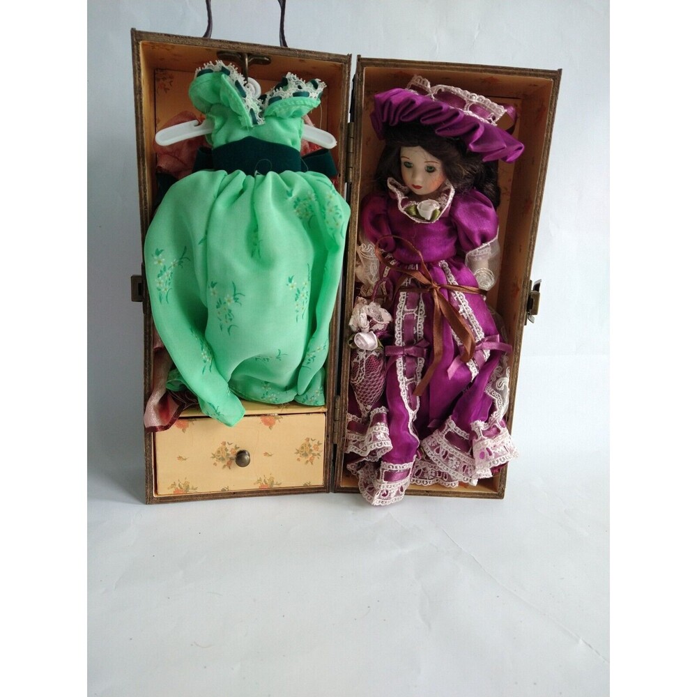 Doll Show Stopper Tara's Trunk W/ Certificate Dresses Shoes Green Eyes - Picture 7 of 8